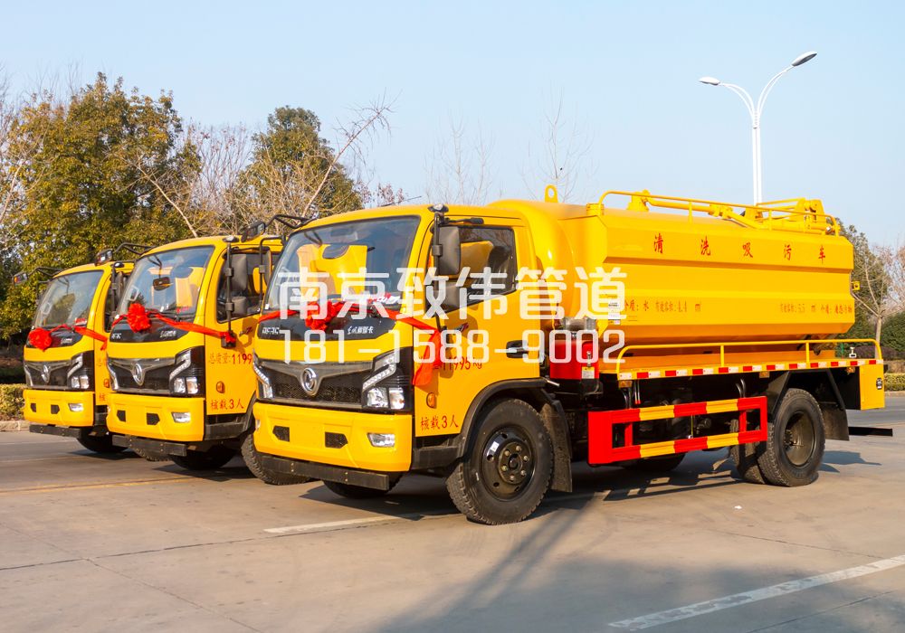 369大树根多利卡吸污车